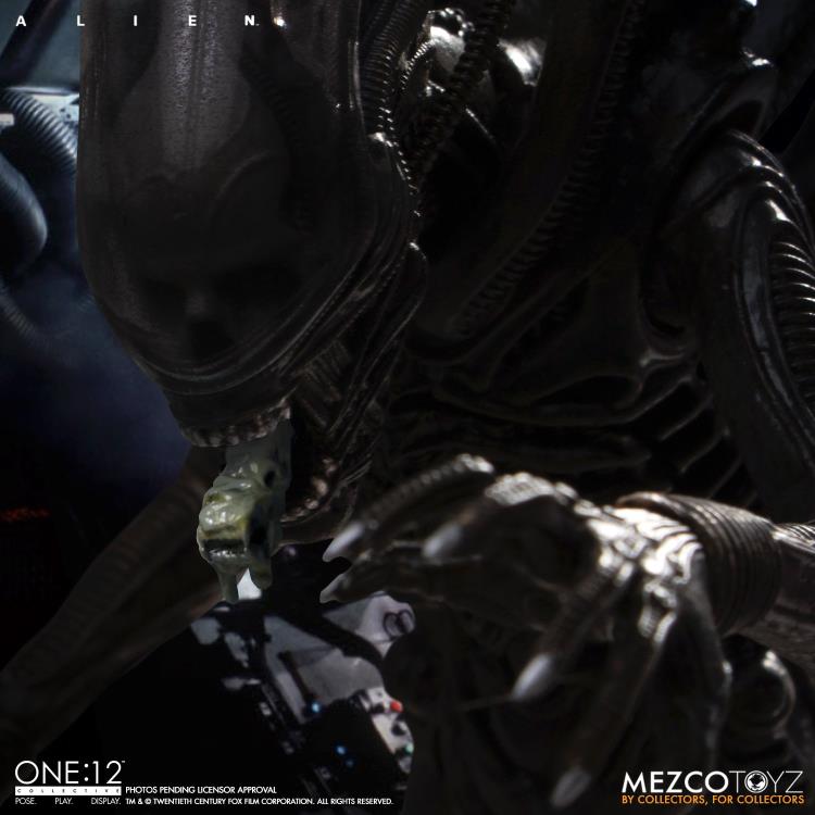 Mezco ONE:12 Collective Big Chap Alien DLX image 5